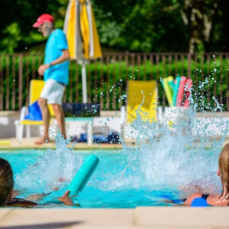Les Eaux Chaudes Campsite 3*