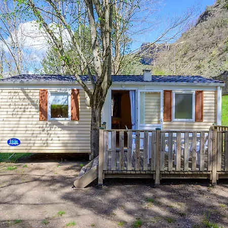 אתר קמפינג Les Eaux Chaudes דינייה-לה-בן